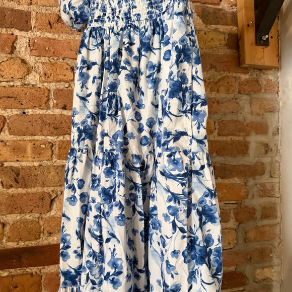 Abercrombie & Fitch Blue and White Floral Midi Dress - Picture 7 of 8
